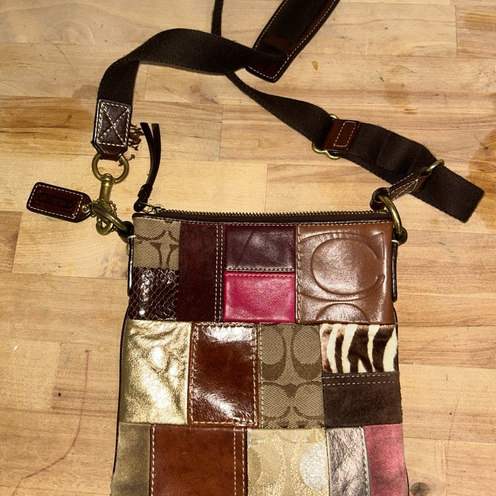 Authentic Coach Leather/Signature Patch Work Swing Pack / Cross Body bag Multi